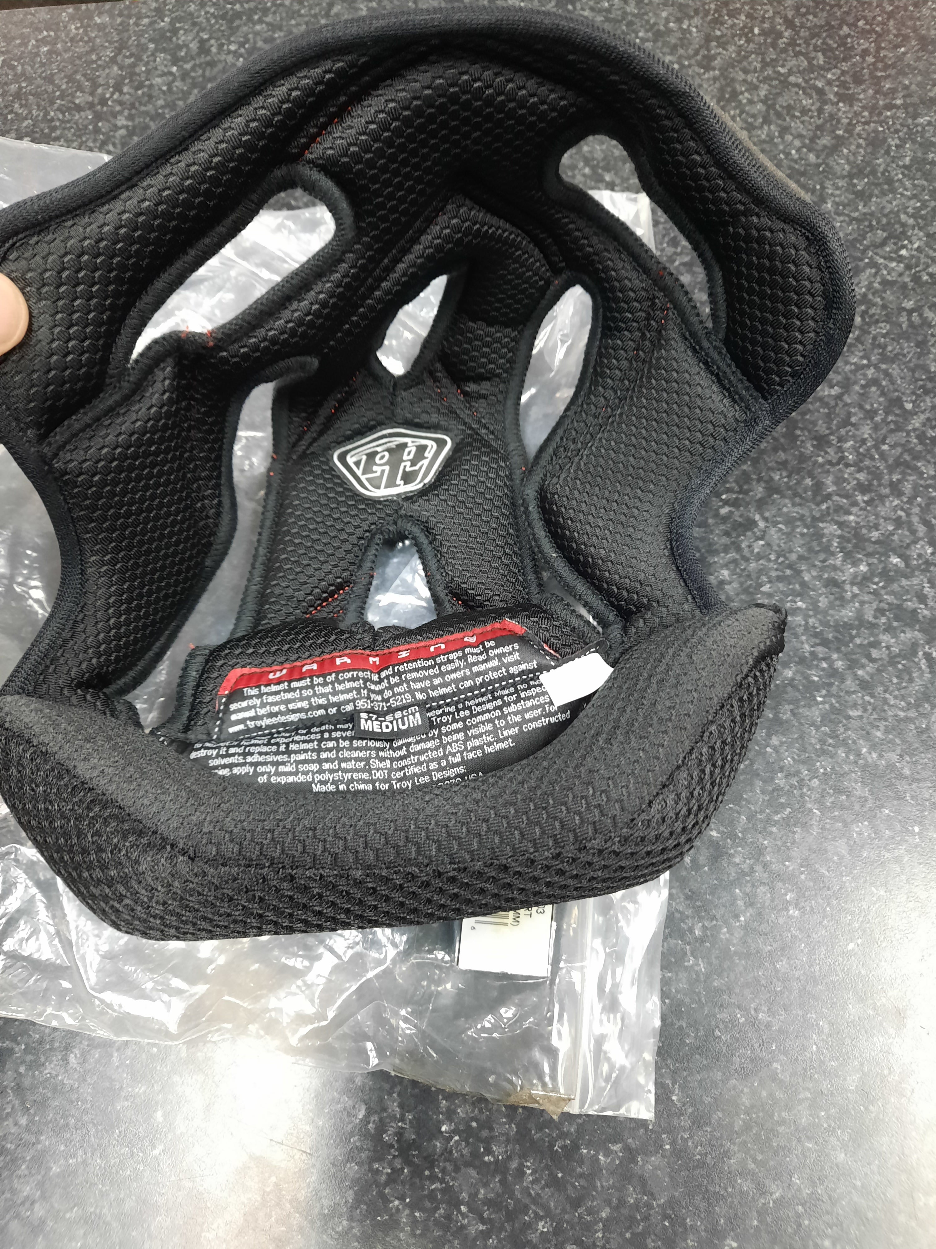 SE4 COMFORT LINER BLACK MEDIUM