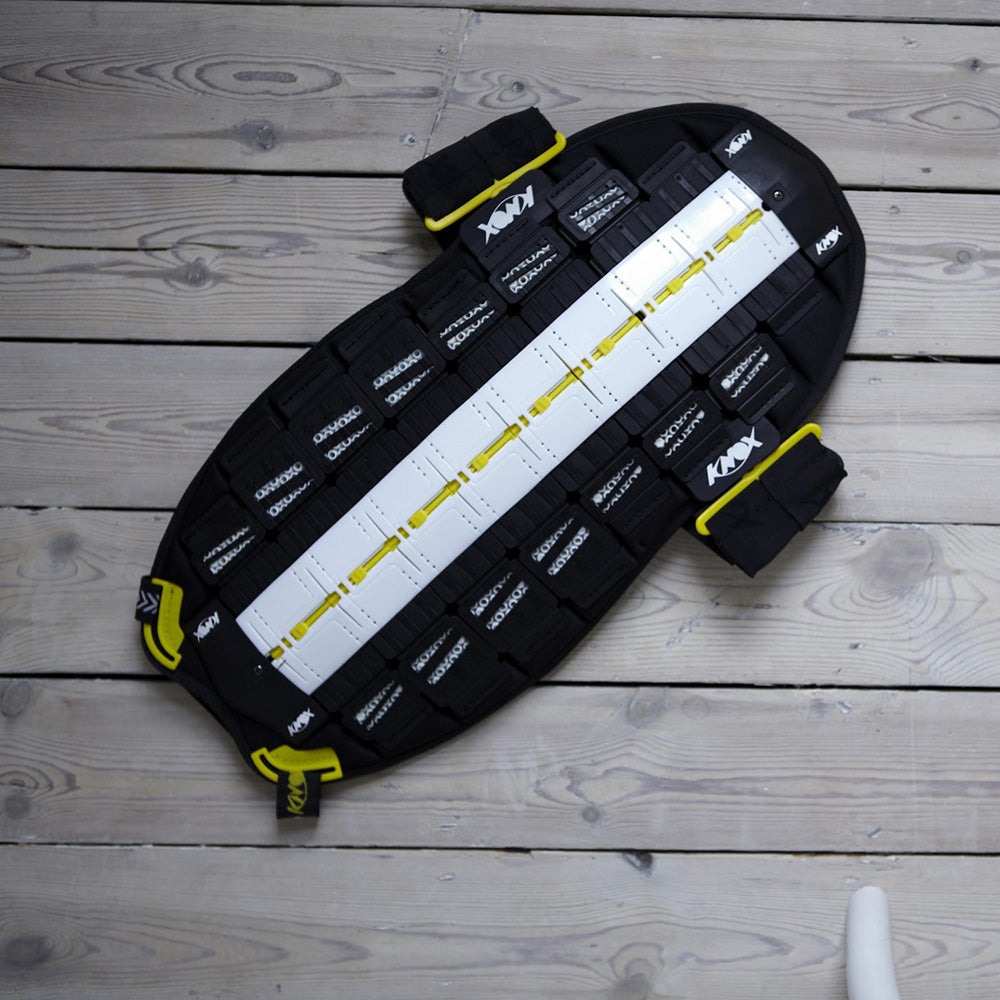 KNOX Aegis Back Protector - side adjustment straps