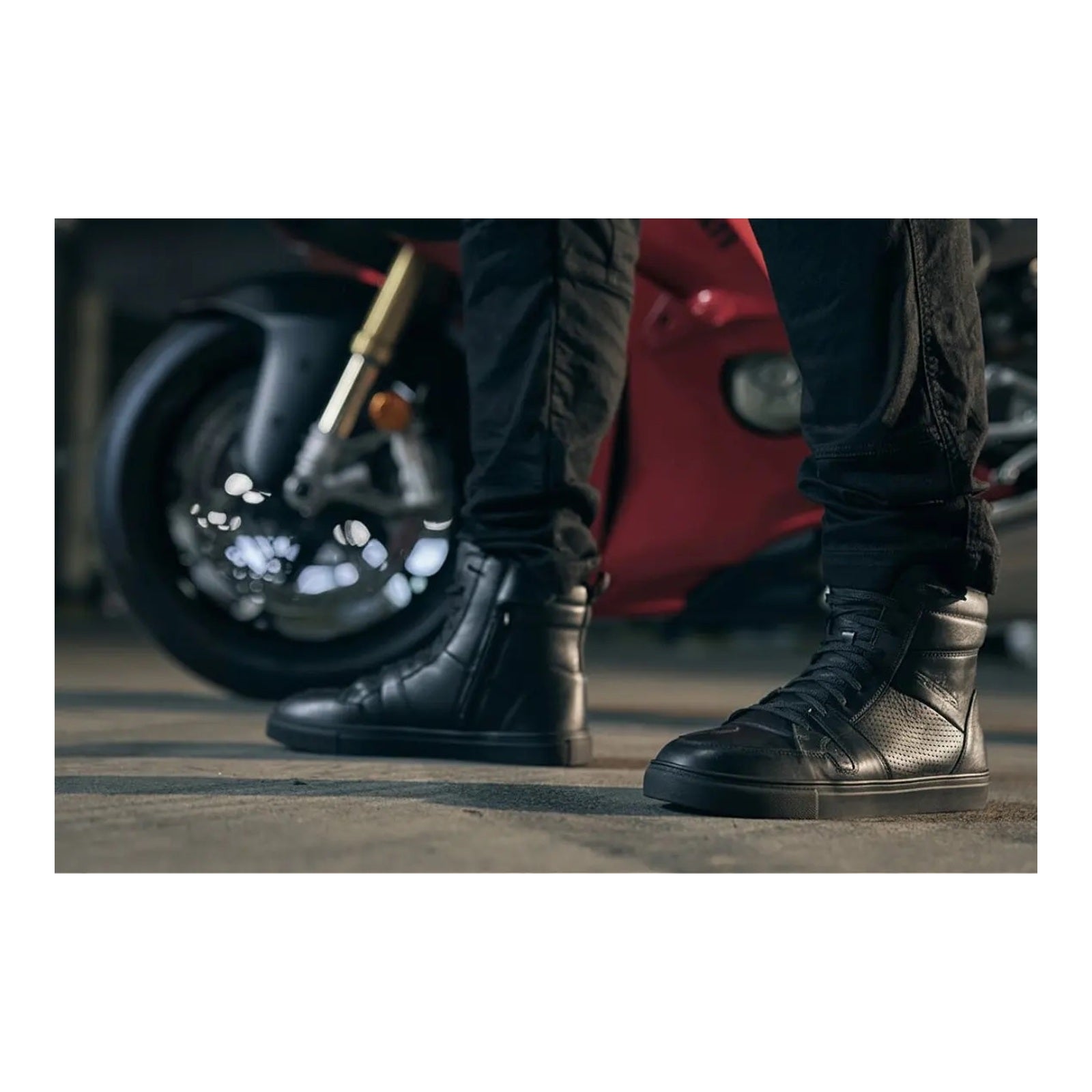 Richa Chaser Waterproof Sneaker - Black / Black