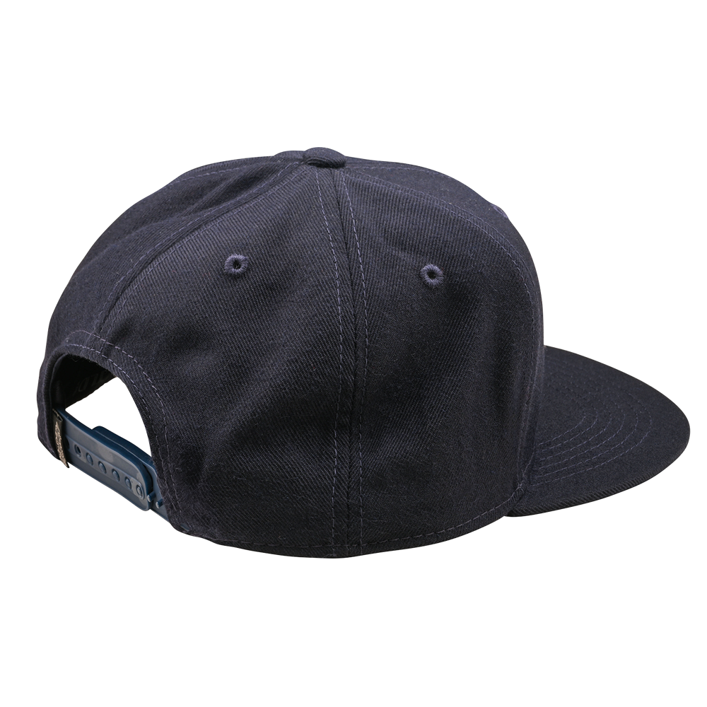 FLAT BILL SNAPBACK BADGE NAVY