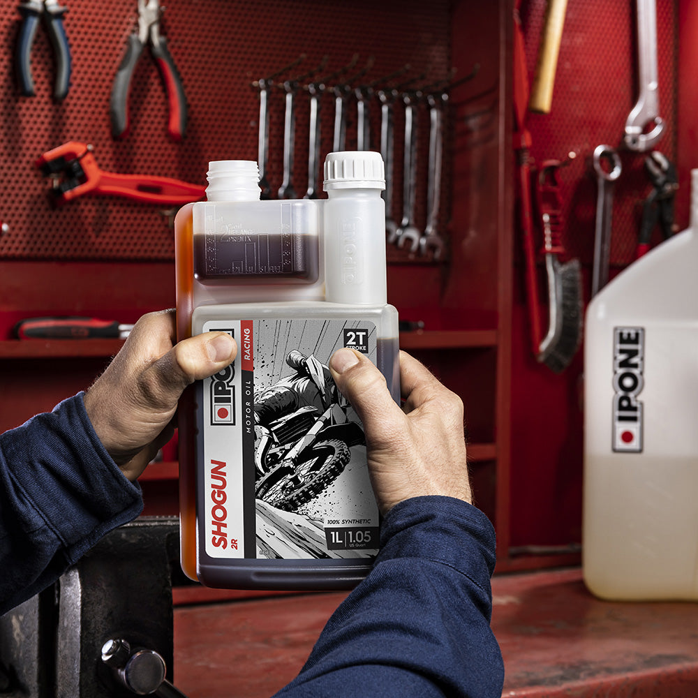IPONE SHOGUN 2R 100% Synthetic 2T Oil - Black Belt in Racing